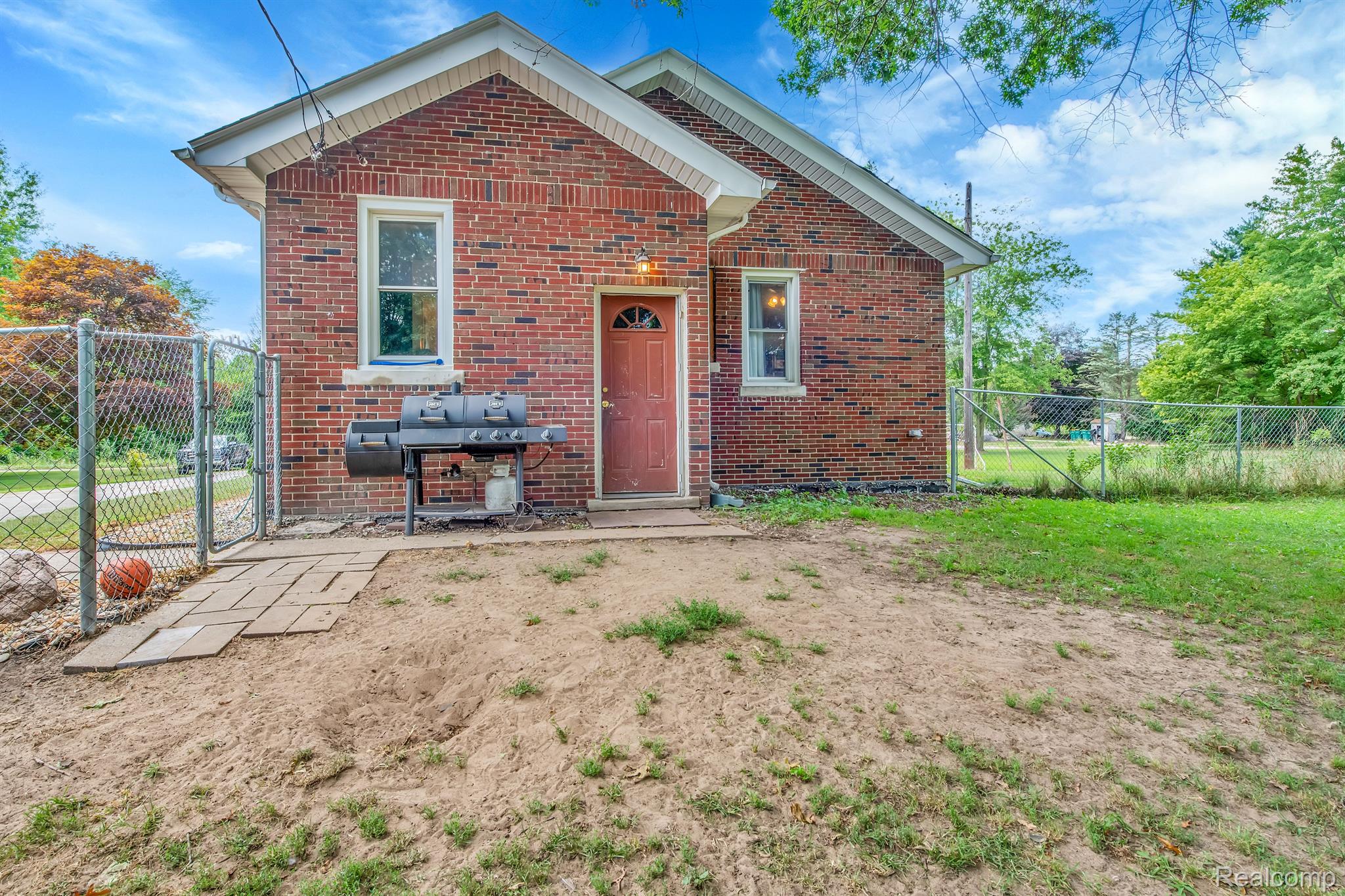 21875 Dickinson Road New Boston, MI 48164 - Photo 35 of 36 Gallery Image 35