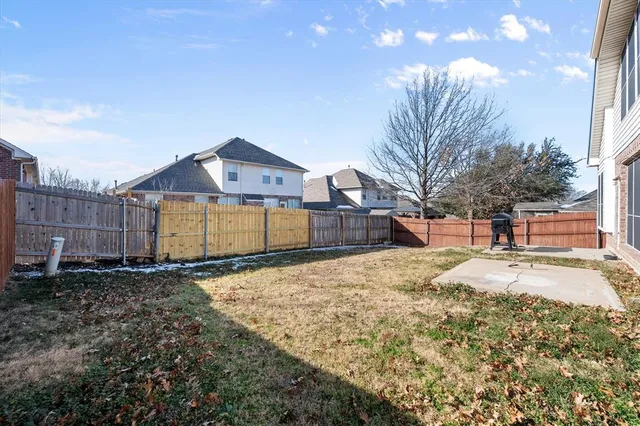 a house view with a outdoor space