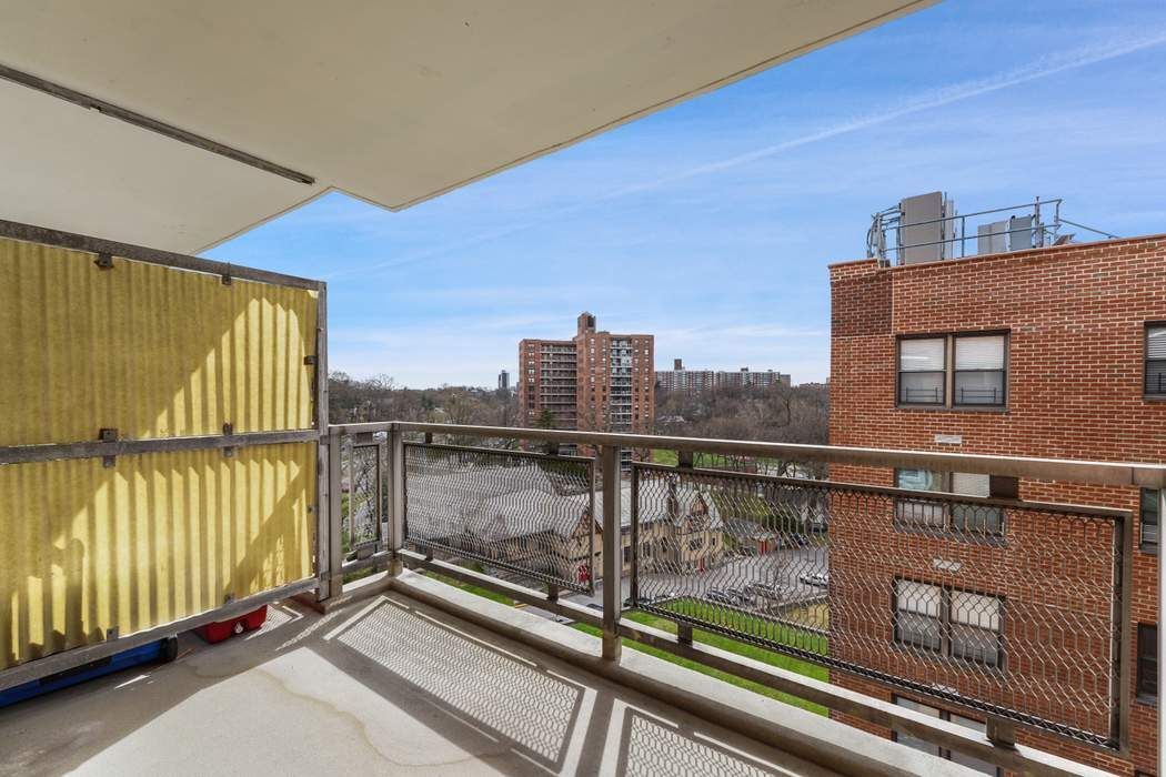 4901 Henry Hudson Parkway West, Unit 10F Bronx, NY 10471 - Photo 5 of 16