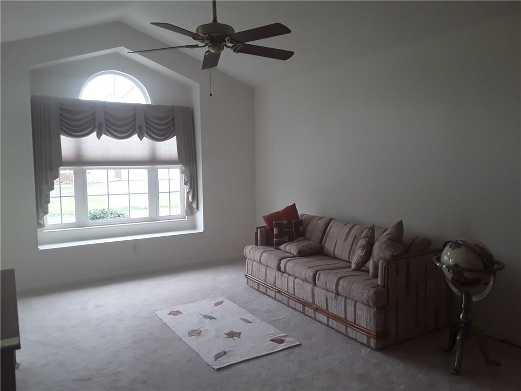 142 Rana Lane Gibsonia, PA 15044 - Photo 5 of 13 Gallery Image 5