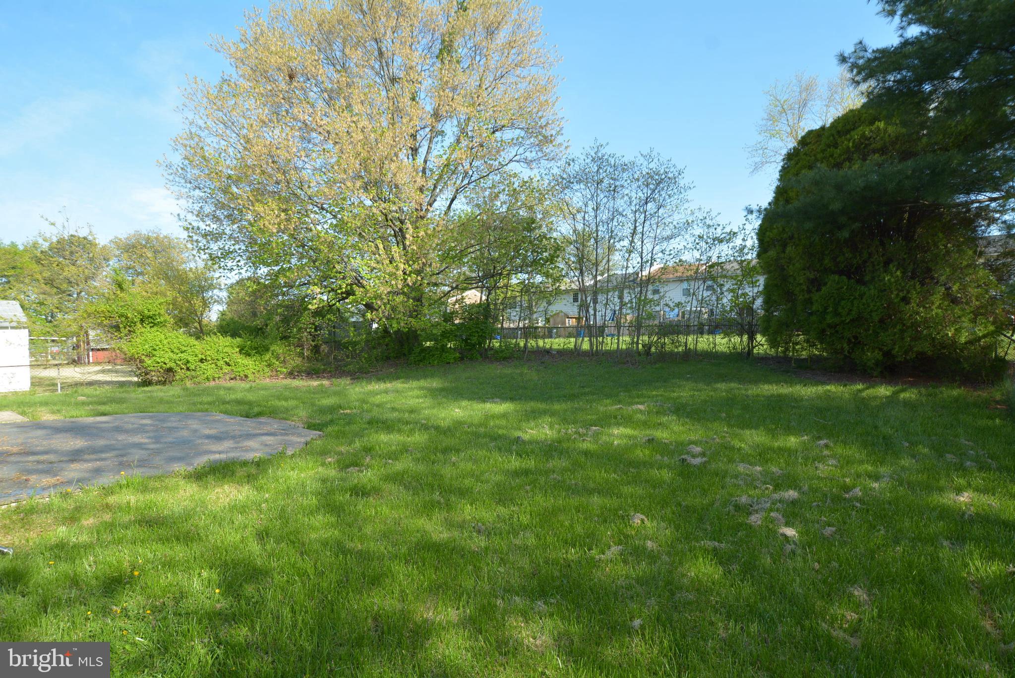 405 East Poplar Road Sterling, VA 20164 - Photo 29 of 30 Private expansive backyard