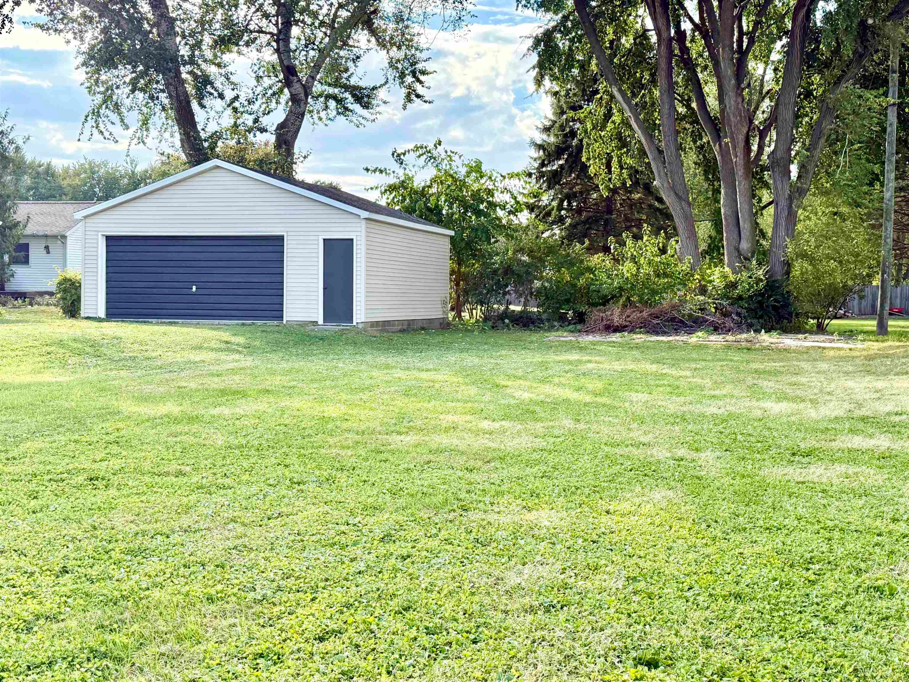Lot 63 Wren Road Waterloo, IA 50701 - Photo 2 of 4 Gallery Image 2