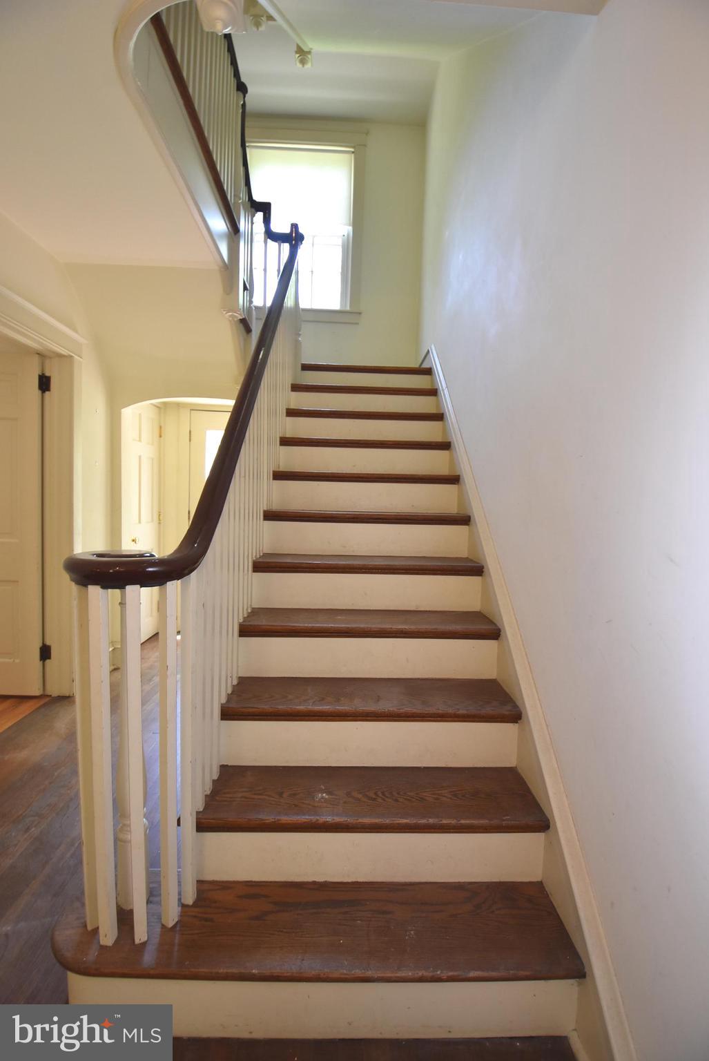 19 Farm Road Wayne, PA 19087 - Photo 14 of 41 a view of entryway