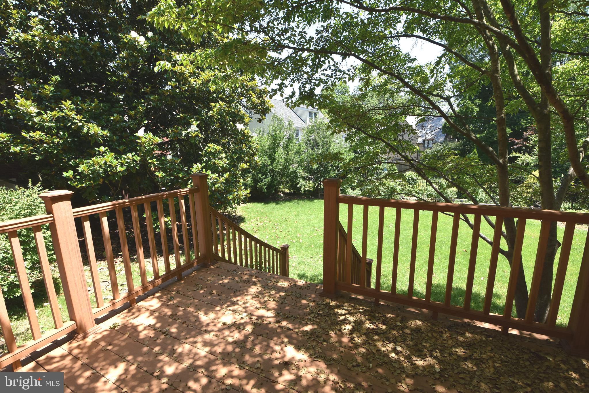 19 Farm Road Wayne, PA 19087 - Photo 32 of 41 a view of a street from a balcony