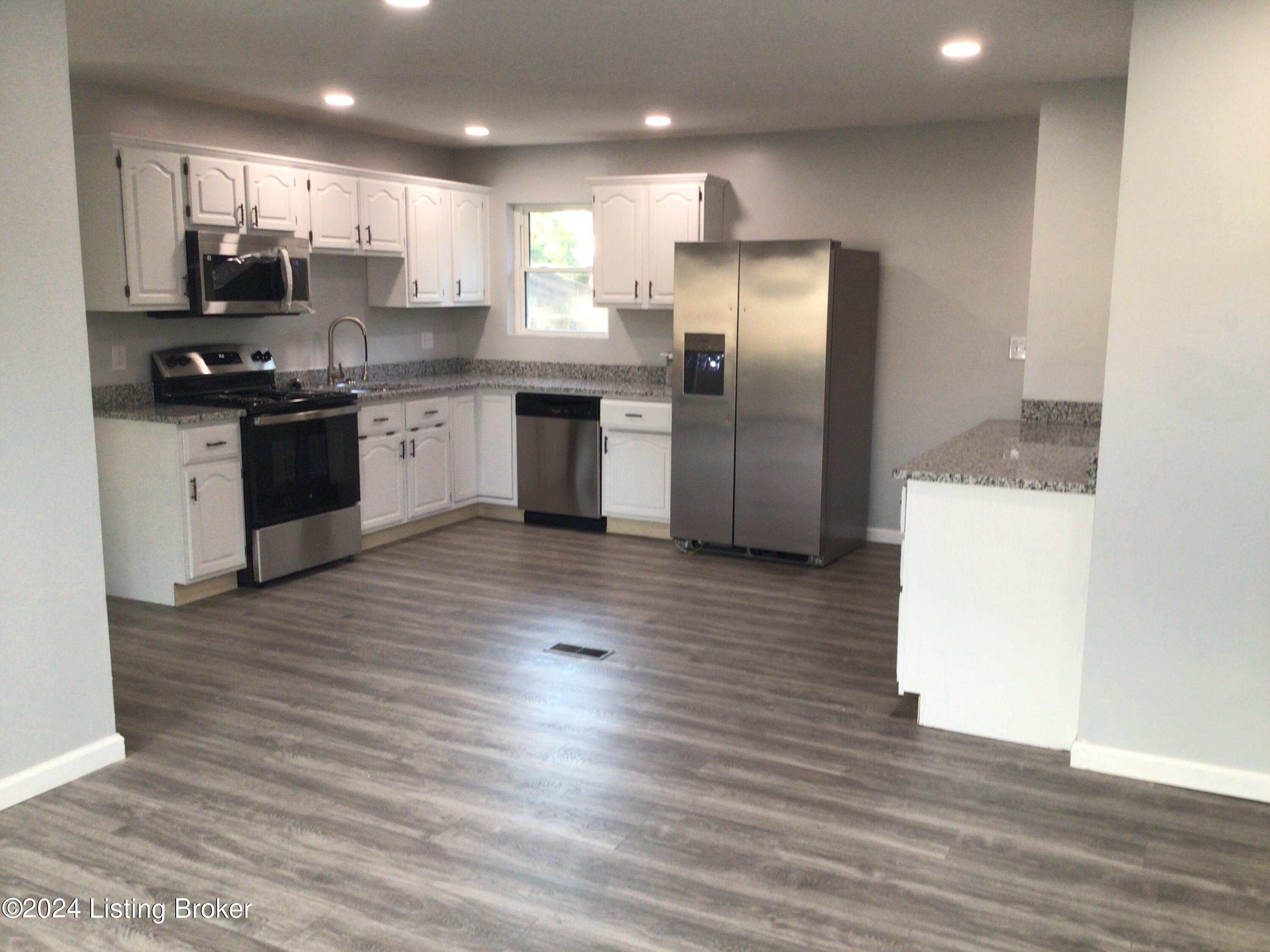 507 Overlook Road Louisville, KY 40229 - Photo 15 of 19 image
