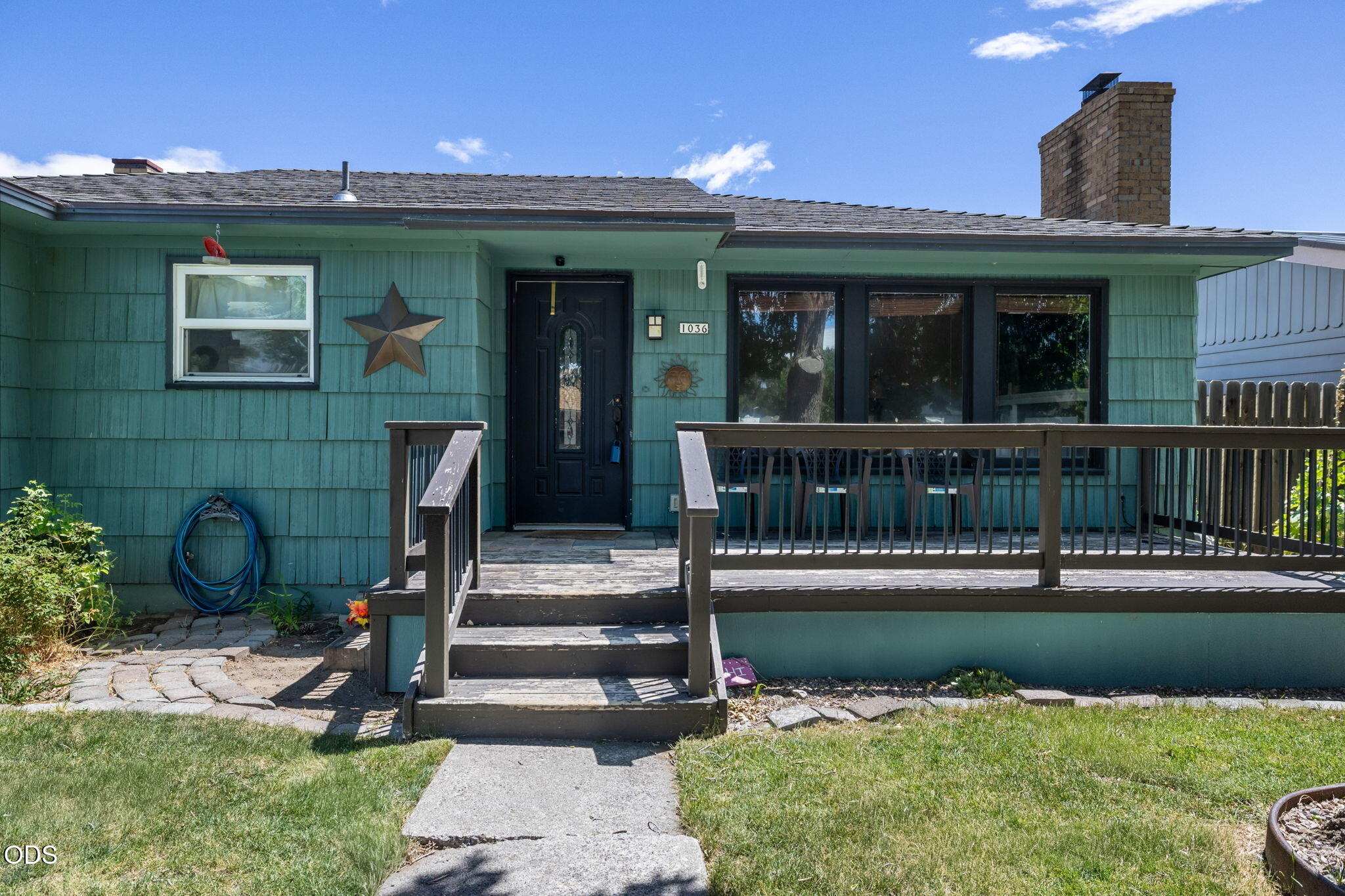 1036 Southwest 13th Street Redmond, OR 97756 - Photo 4 of 29