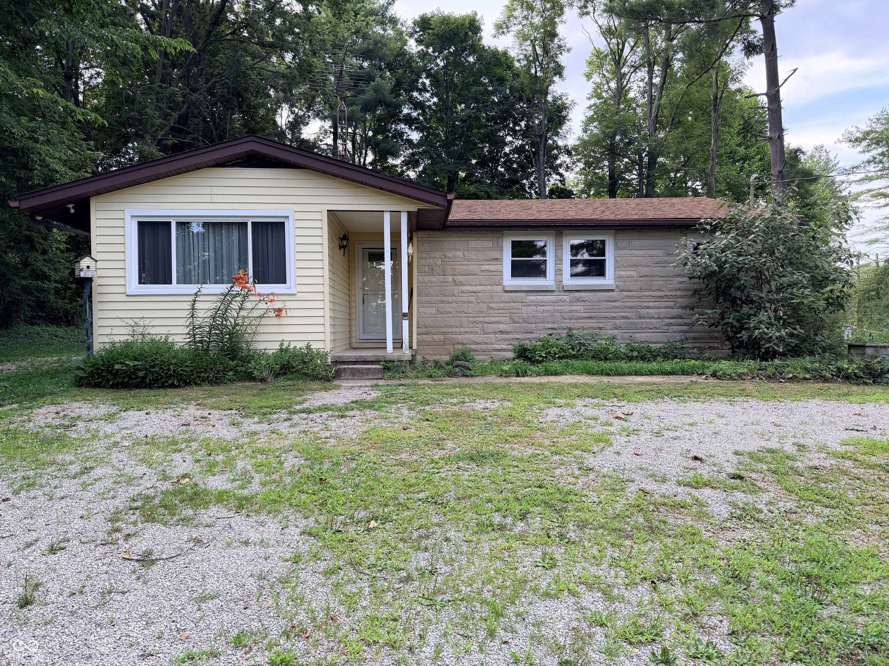 8950 West Georgetown Road Columbus, IN 47201 - Photo 3 of 67