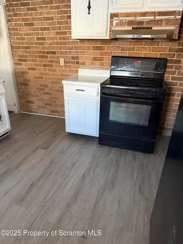 $950 | 857 Throop Street, Unit 2, Dickson City, PA 18519