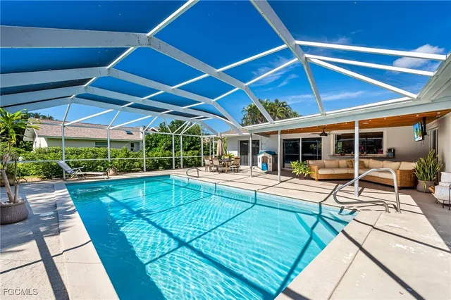 $495,000 | 6519 East Town And River Road, Fort Myers, FL 33919