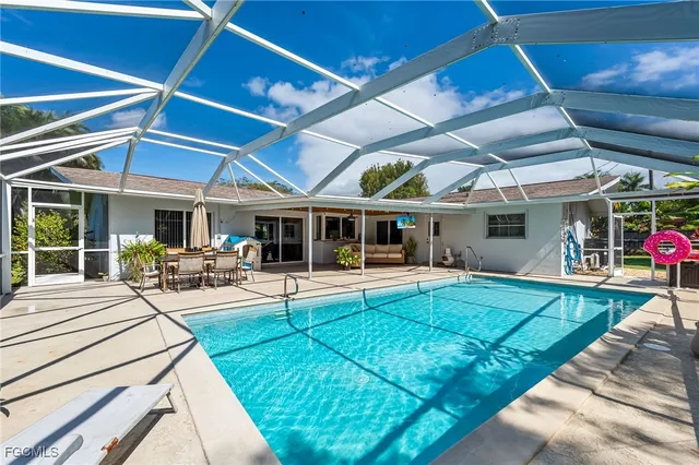 $495,000 | 6519 East Town And River Road, Fort Myers, FL 33919