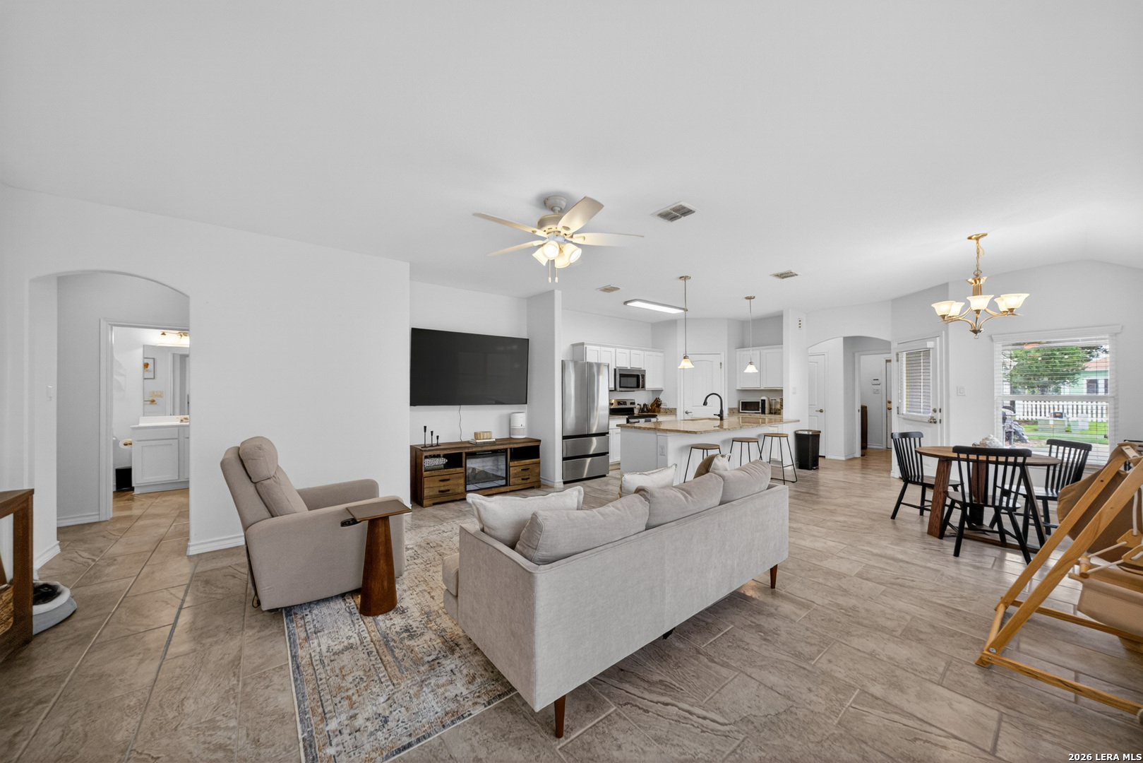 185 Lark Hill Road Floresville, TX 78114 - Photo 10 of 40