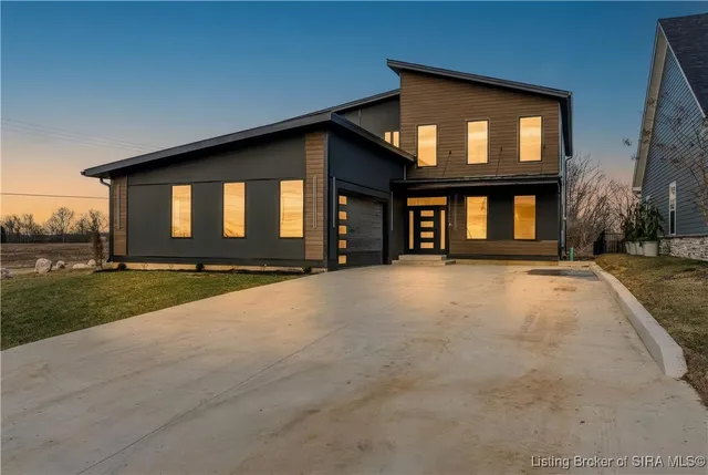 $834,933 | 1020 Ridgeview Drive, Jeffersonville, IN 47130