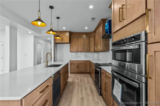 $834,933 | 1020 Ridgeview Drive, Jeffersonville, IN 47130