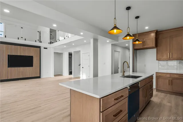 $834,933 | 1020 Ridgeview Drive, Jeffersonville, IN 47130