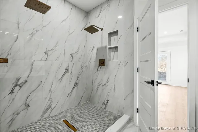 $834,933 | 1020 Ridgeview Drive, Jeffersonville, IN 47130