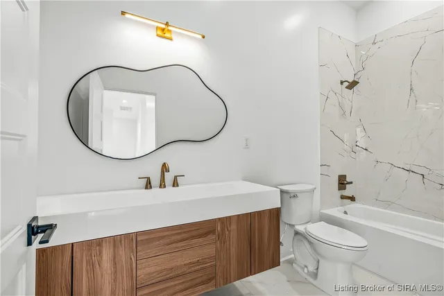 $834,933 | 1020 Ridgeview Drive, Jeffersonville, IN 47130