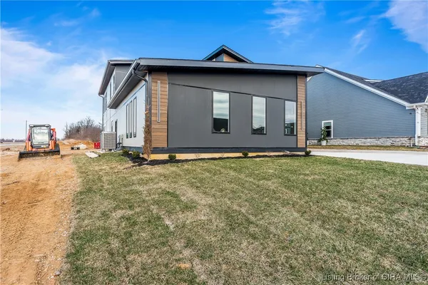 $799,900 | 1020 Ridgeview Drive, Jeffersonville, IN 47130