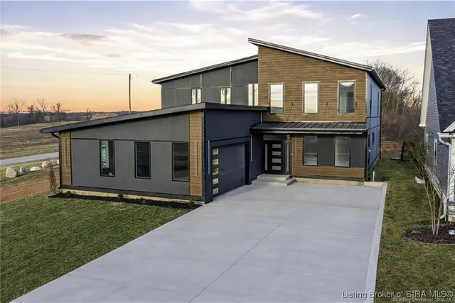 $834,933 | 1020 Ridgeview Drive, Jeffersonville, IN 47130