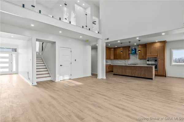 $799,900 | 1020 Ridgeview Drive, Jeffersonville, IN 47130