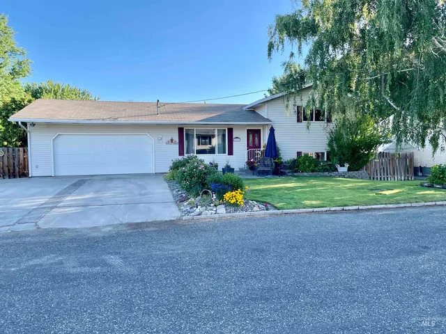 $439,000 | 2321 Rolling Hills Drive, Clarkston, WA 99403