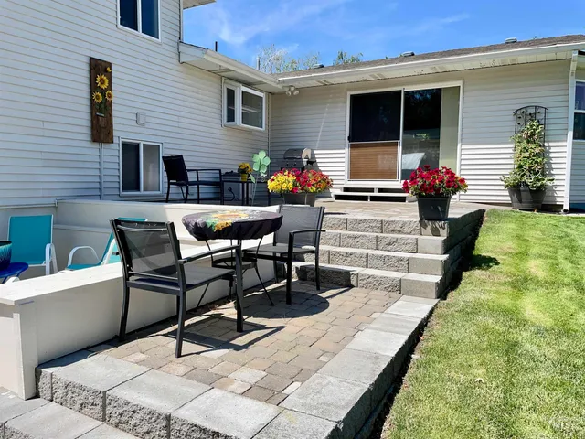 $439,000 | 2321 Rolling Hills Drive, Clarkston, WA 99403