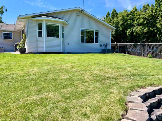 $439,000 | 2321 Rolling Hills Drive, Clarkston, WA 99403