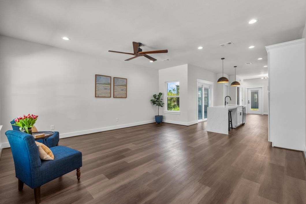 125 4th Street San Leon, TX 77539 - Photo 9 of 41