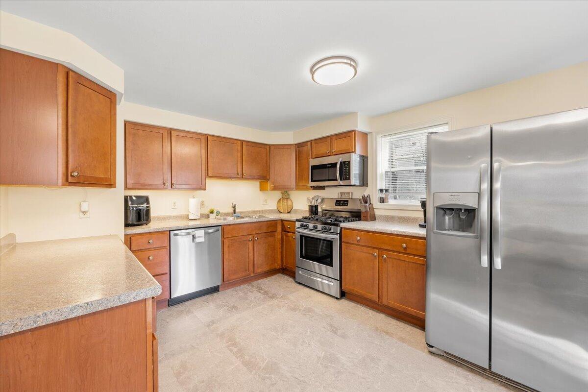483 New Dam Road Waterboro, ME 04061 - Photo 7 of 40 Kitchen