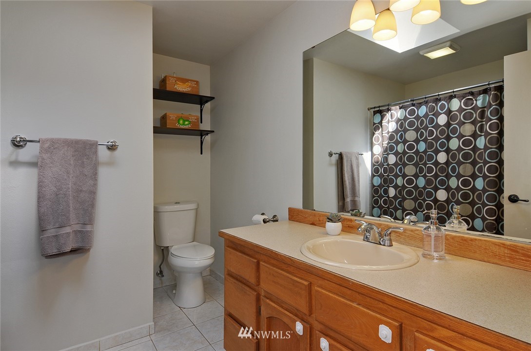 4909 152nd Street Southwest Edmonds, WA 98026 - Photo 12 of 19 Gallery Image 12