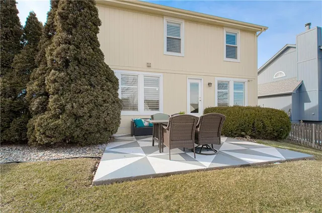 $375,000 | 15663 Conser Street, Overland Park, KS 66223
