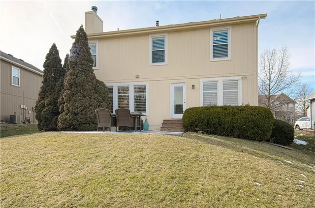 $375,000 | 15663 Conser Street, Overland Park, KS 66223