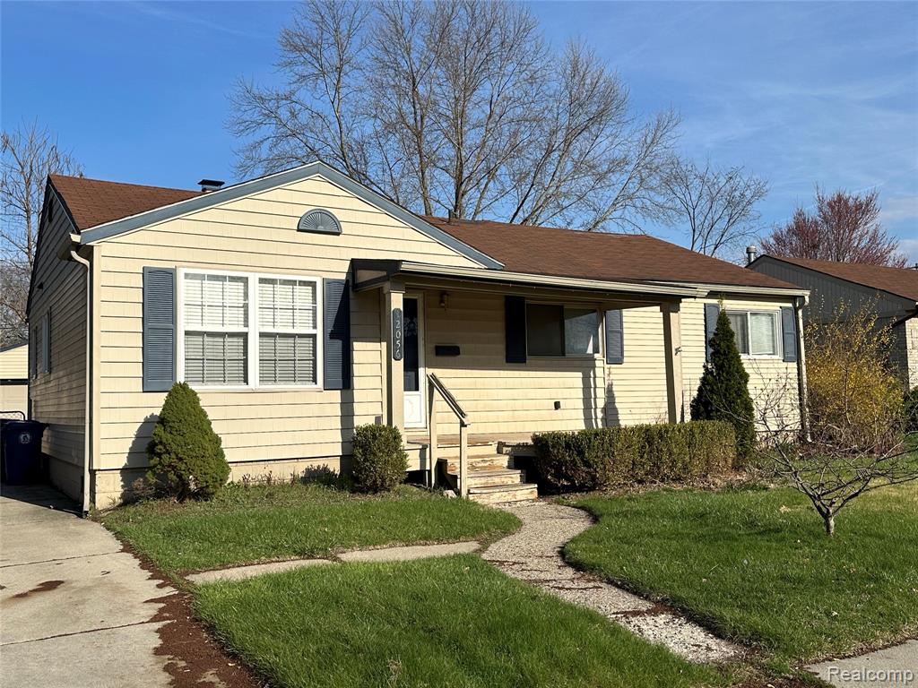 12056 East Hemingway Redford, MI 48239 - Photo 1 of 22