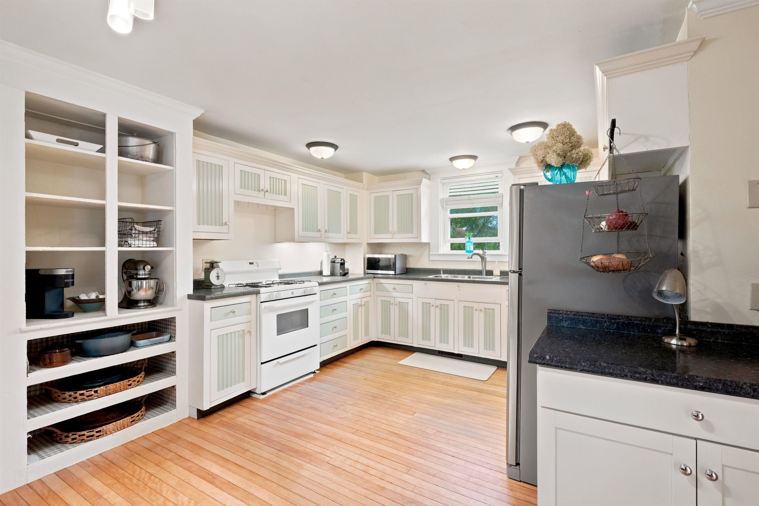 460 Main Street Rumney, NH 03266 - Photo 8 of 50