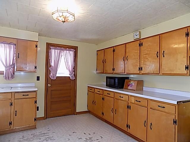 226 West Main Street Rural Valley, PA 16249 - Photo 4 of 17