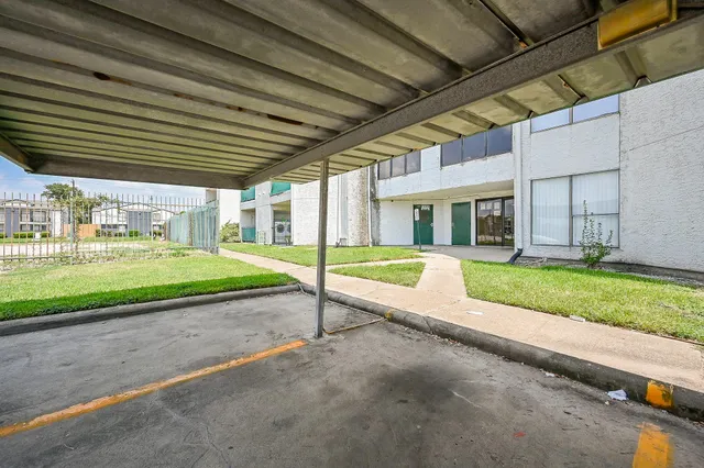 $1,200 | 2826 South Bartell Drive, Unit 37, Houston, TX 77054