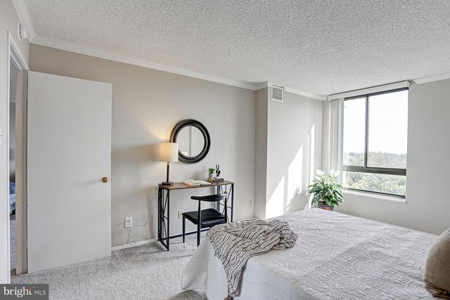 $401,000 | 1800 Old Meadow Road, Unit 803, McLean, VA 22102