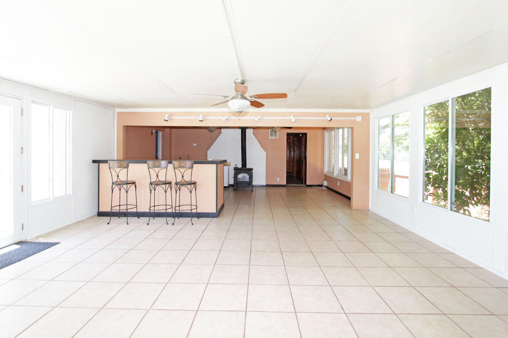 929 Cherry Tree Road Aston, PA 19014 - Photo 8 of 26 Florida Room Entertainment Area
