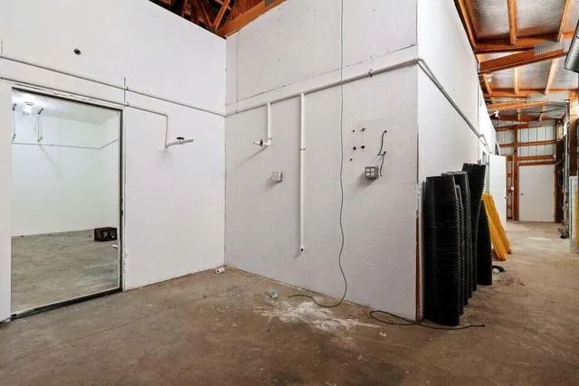 a view of walk in closet