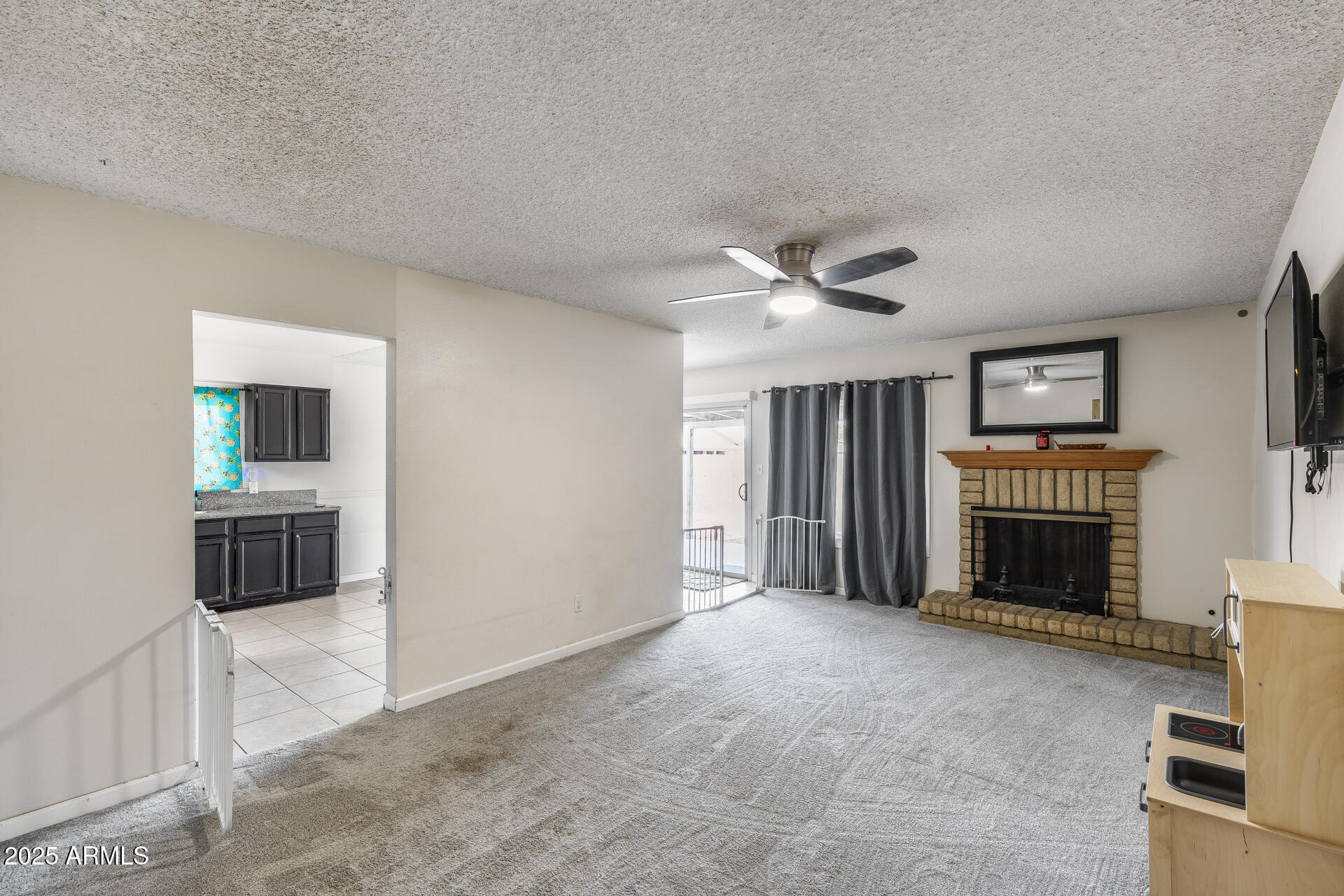 3844 West Calavar Road Phoenix, AZ 85053 - Photo 4 of 37