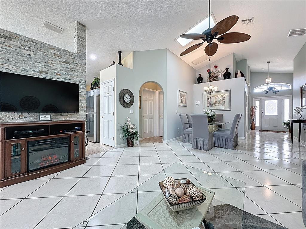 2541 Oneida Loop Kissimmee, FL 34747 - Photo 16 of 67 Gallery Image 16