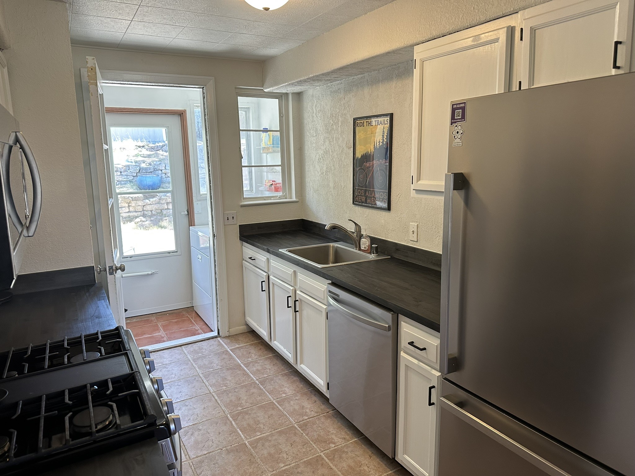 4527 Ridgeway Drive, Unit B Los Alamos, NM 87544 - Photo 7 of 25