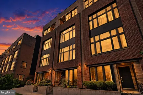 $1,040,000 | 4561 Riverside Way, Philadelphia, PA 19127