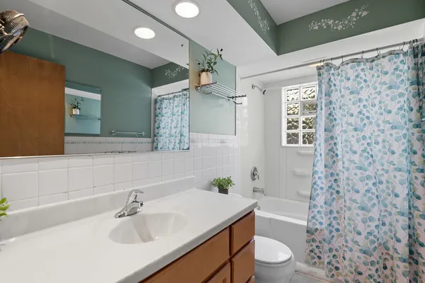 $235,000 | 4107 North Keeler Avenue, Unit 2H, Chicago, IL 60641