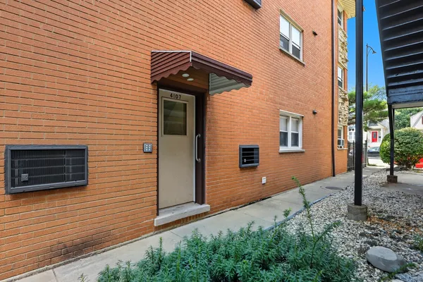 $235,000 | 4107 North Keeler Avenue, Unit 2H, Chicago, IL 60641