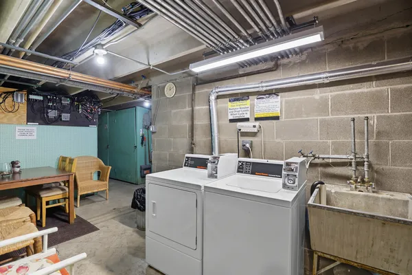 $235,000 | 4107 North Keeler Avenue, Unit 2H, Chicago, IL 60641