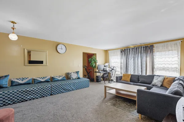 $235,000 | 4107 North Keeler Avenue, Unit 2H, Chicago, IL 60641