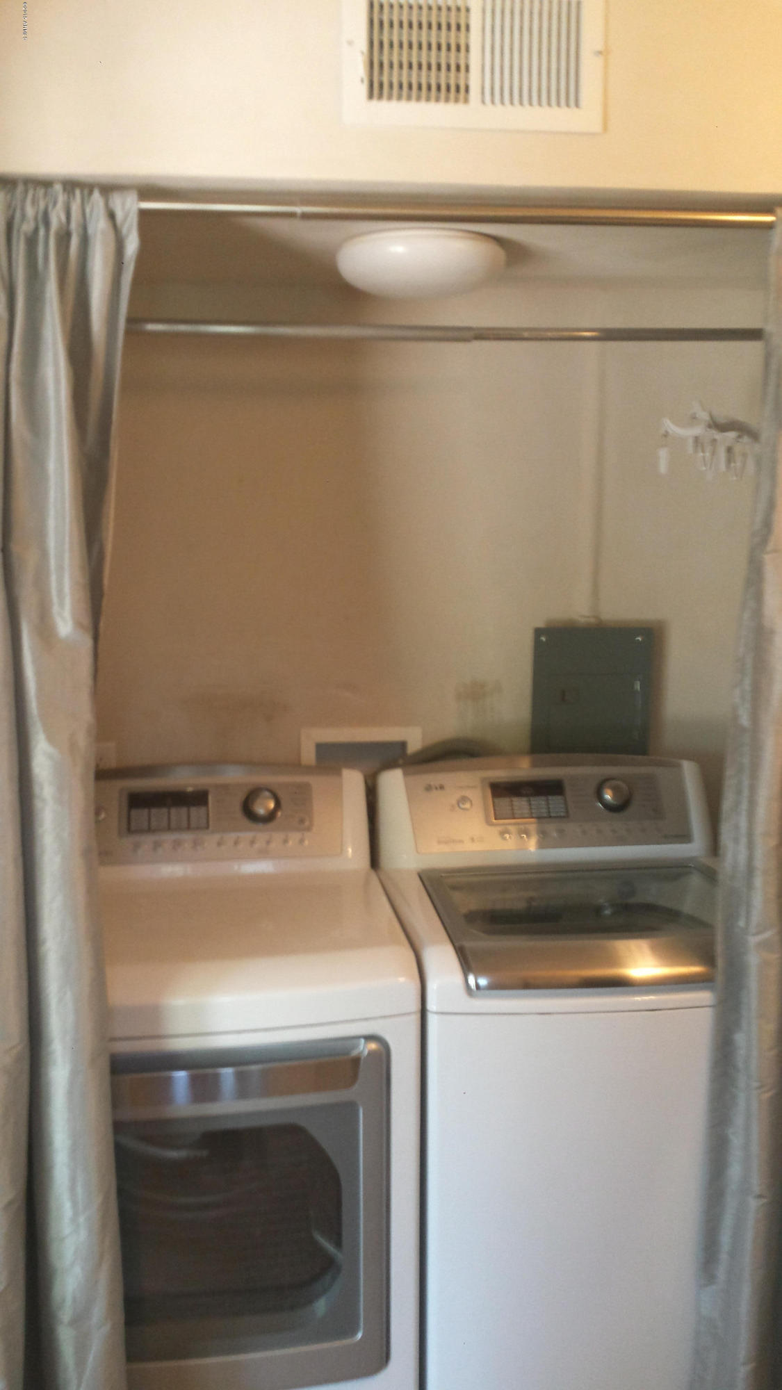 737 East Hearn Road Phoenix, AZ 85022 - Photo 18 of 37 Laundry
