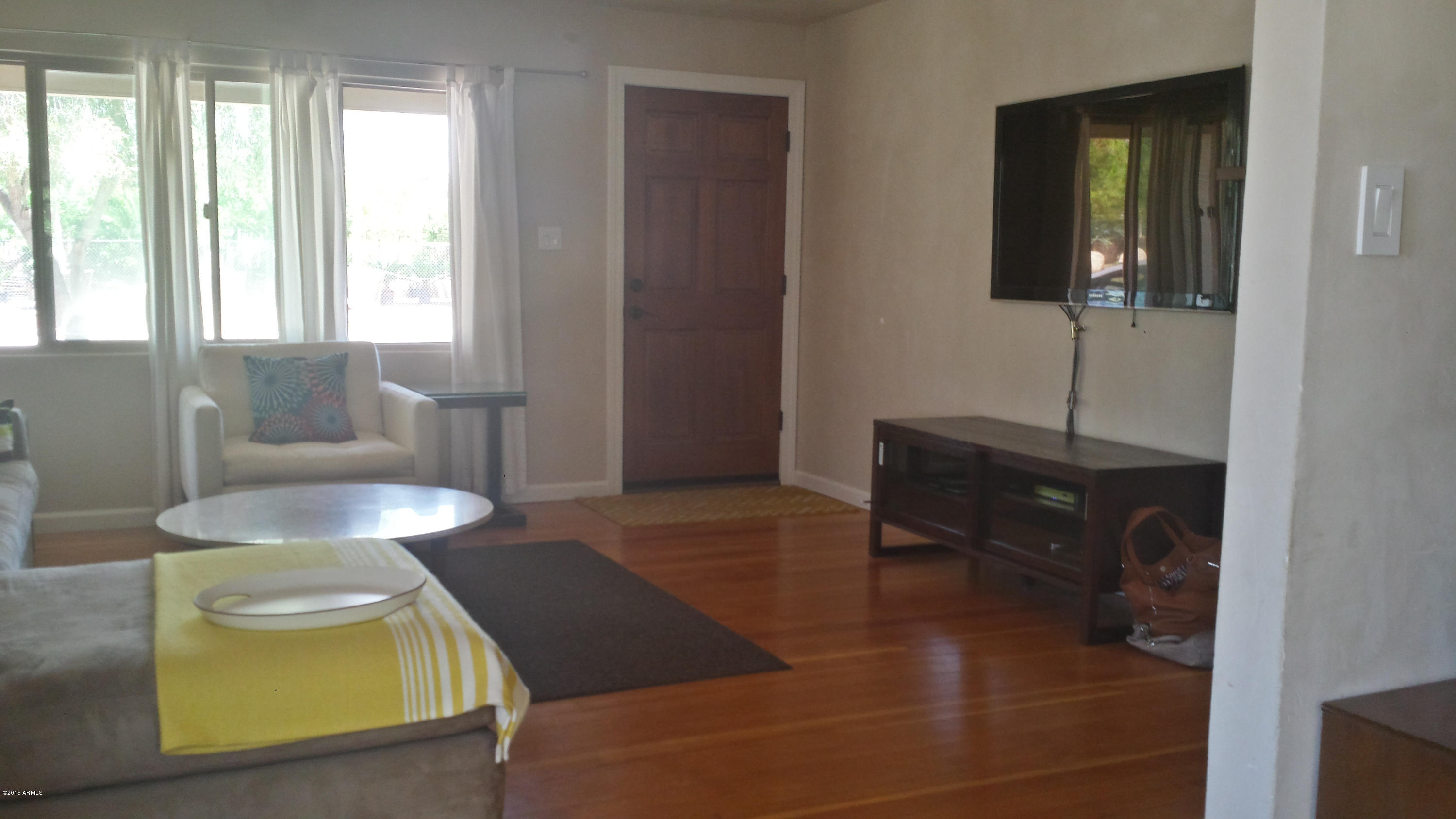 737 East Hearn Road Phoenix, AZ 85022 - Photo 5 of 37 Living Room