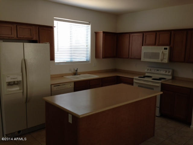 3779 East Chickadee Road Gilbert, AZ 85297 - Photo 6 of 21 LARGE KITCHEN