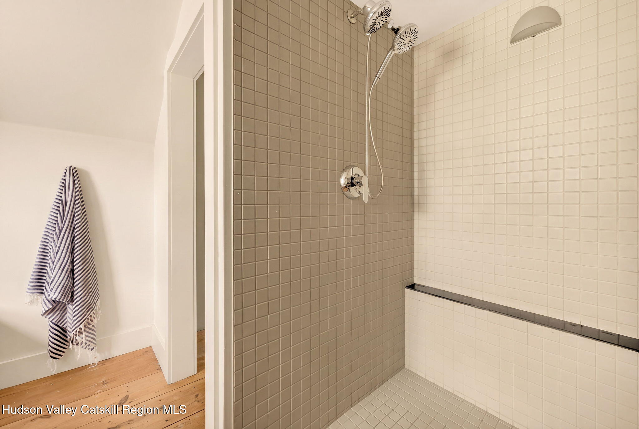 857 Flats Road Athens, NY 12015 - Photo 29 of 46 1 upstairs bath 2 (6)